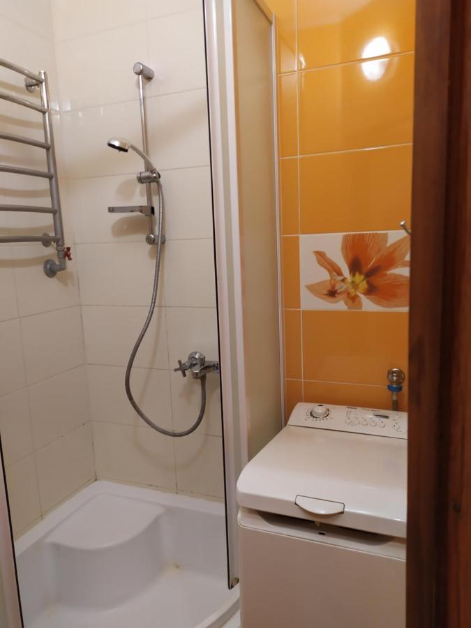 Three Bedroom Stepana Bandery Street Rivne Bagian luar foto