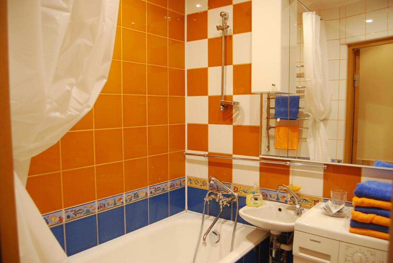 Three Bedroom Stepana Bandery Street Rivne Bagian luar foto